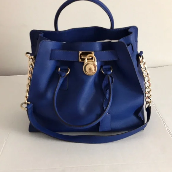 MICHAEL KORS  Hand bag used couple times very good condition - Picture 2 of 10